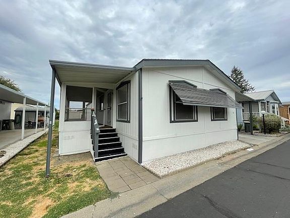 3rd image of 3901 Lake Rd Space 55