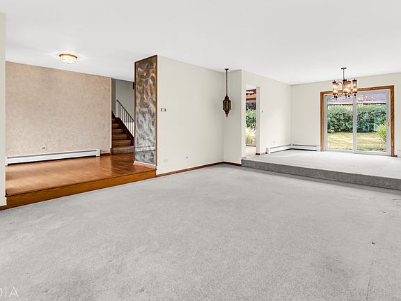 5th image of 6043 W 124th St