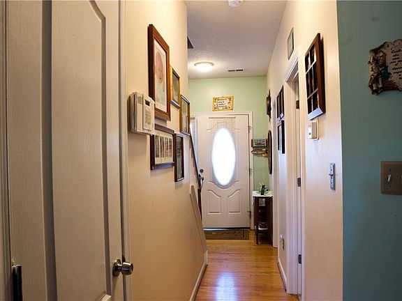 4th image of 610 Station Square Ct