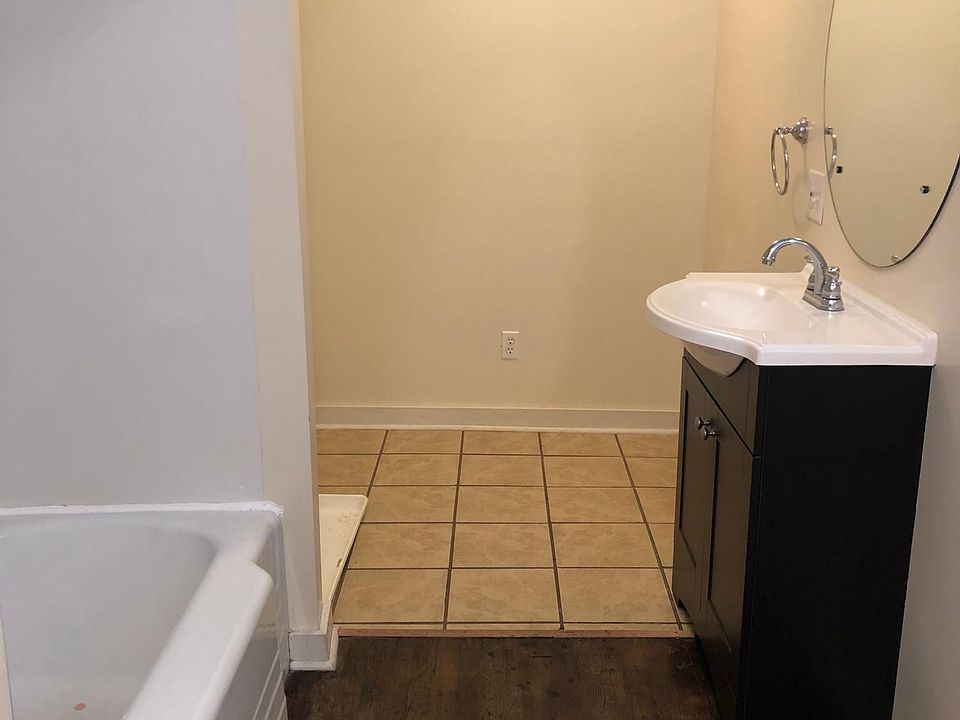 1st image of 323 Chapel St