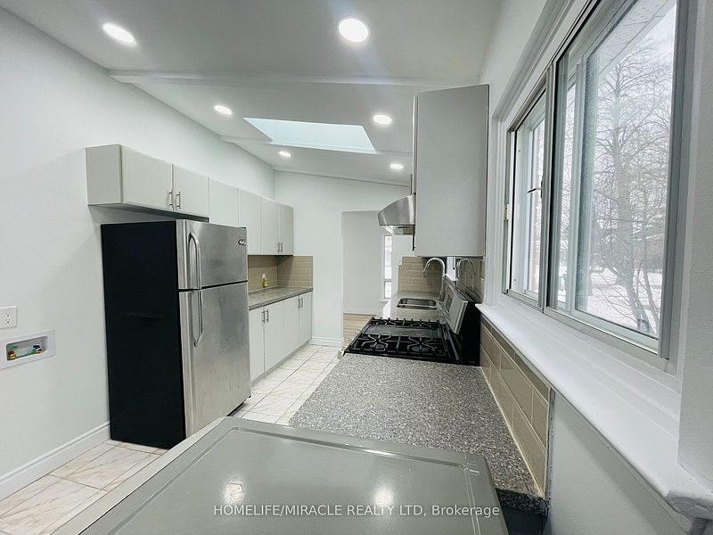 Toronto House for rent - 3 Bedrooms — photo 6