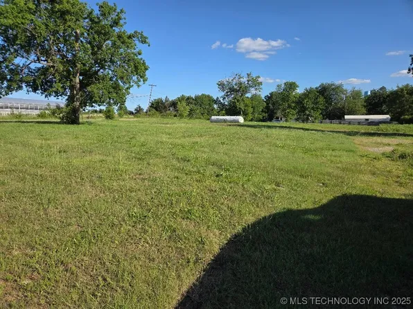 5104 S 85th West Ave W, Tulsa, OK 74107