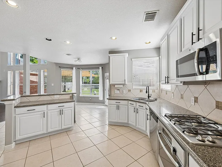 13518 Via Chianti Ln — Photo 7
