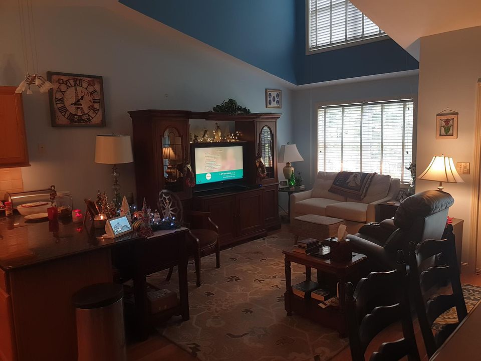 2nd image of 124 Eagle Dr Unit 124