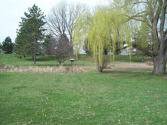 3rd image of 229 Elmwood Dr
