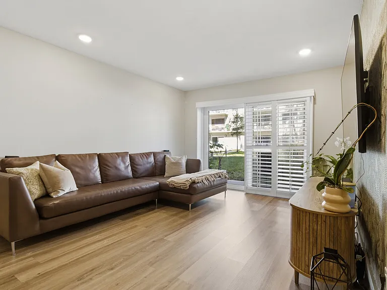 4611 W Fig St #103 — Photo 24