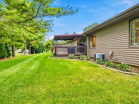 5th image of 113 Manor Cir
