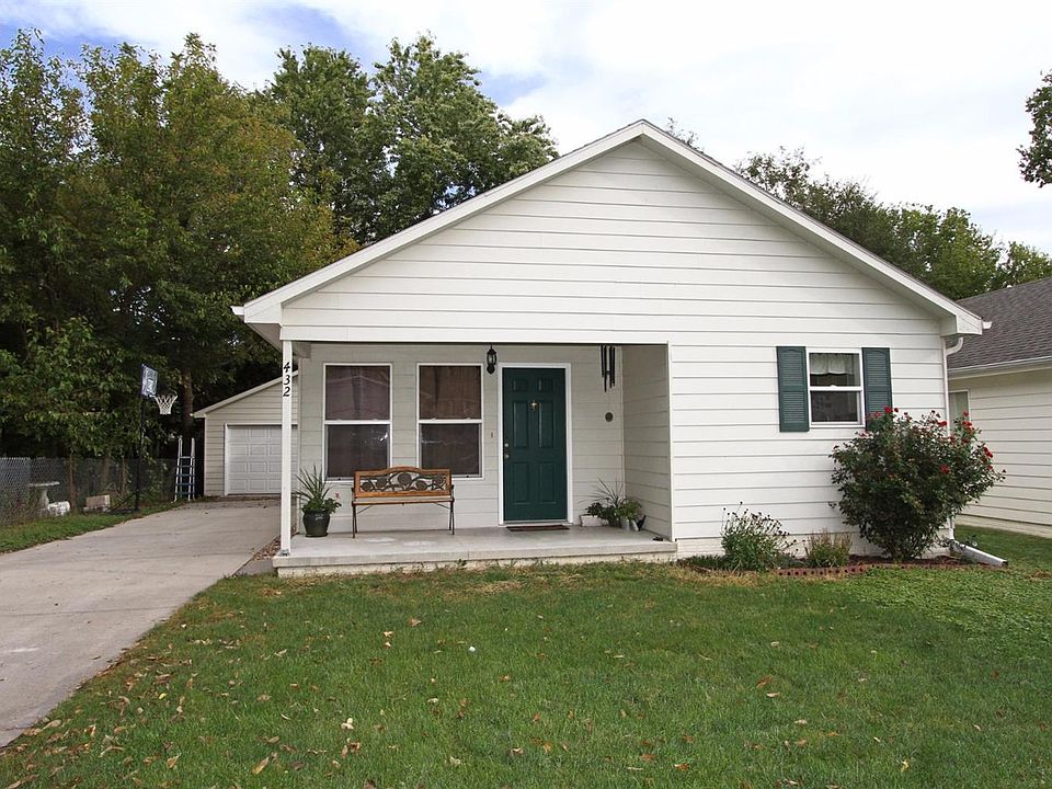 1st image of 432 W Nance Ave