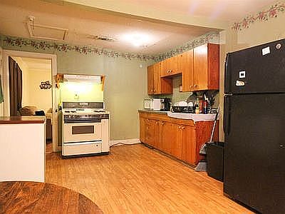 5th image of 419 McKinney St