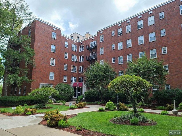 1st image of 2330 Linwood Ave #3H-303H