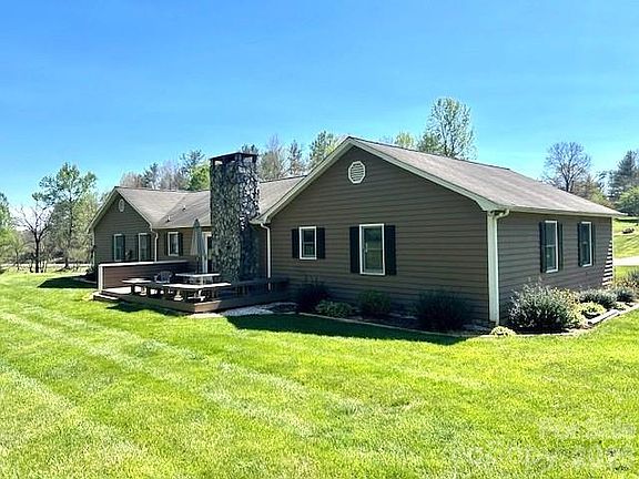 3rd image of 3558 Playmore Beach Rd