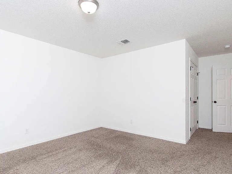 6705 University Village Way #B — Photo 15