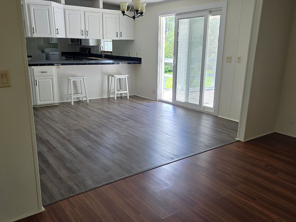 1st image of 120 Las Roblas Grande Dr