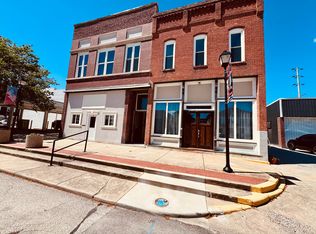 107 E Main St APT 2C, Moweaqua, IL 62550