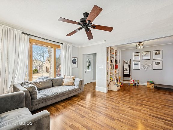 3rd image of 4113 N Oketo Ave