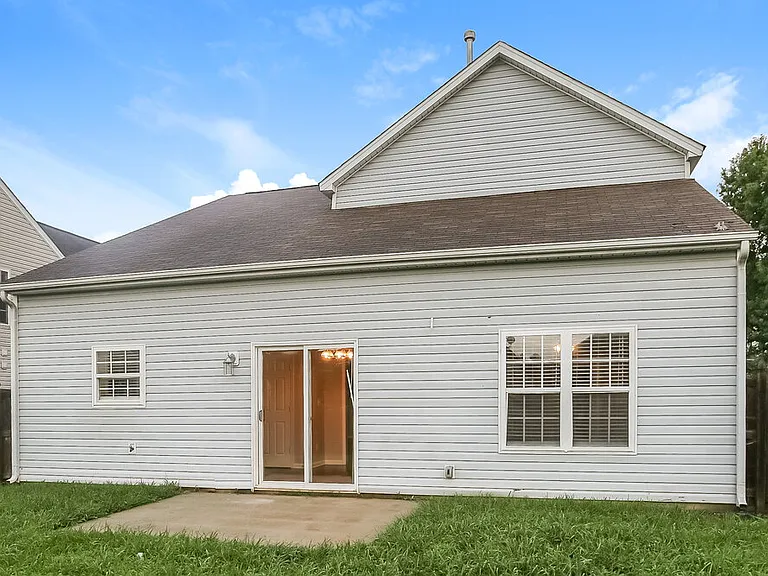 7124 Fox Point Dr — Photo 17