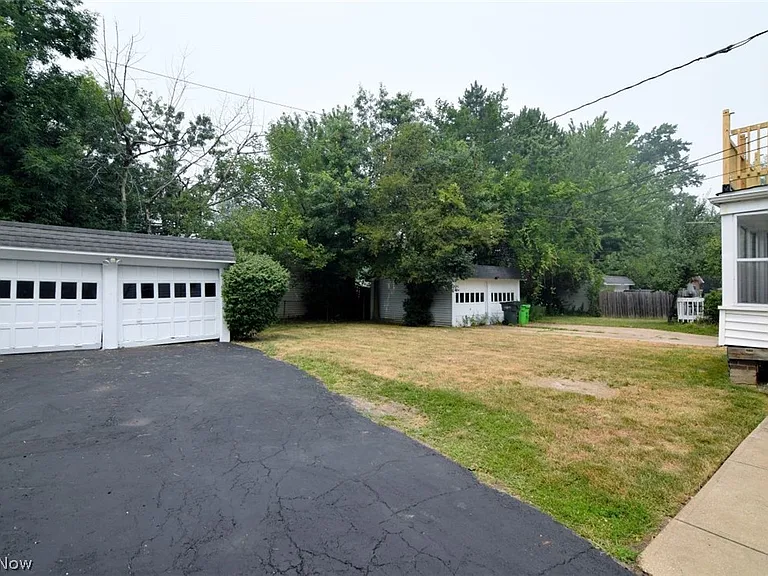 1408 Winston Rd — Photo 38