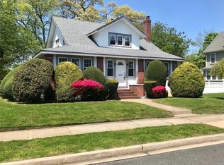 61 Reid Ave, Rockville Centre, NY 11570