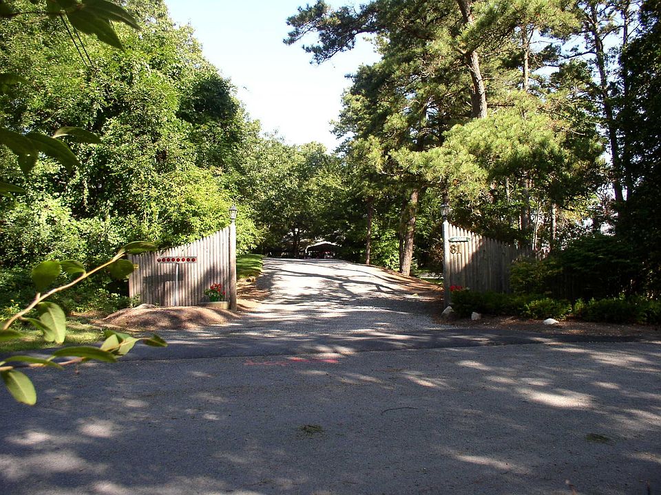 Driveway entrance