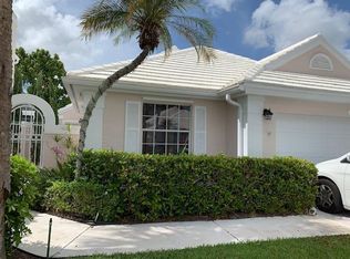 24 Selby Ln, Palm Beach Gardens, FL 33418