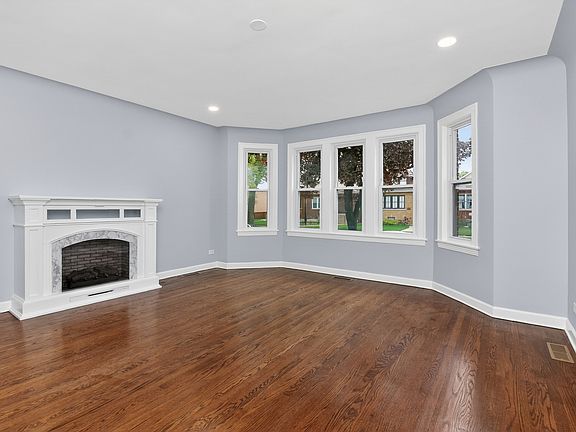 4th image of 5624 W Pensacola Ave