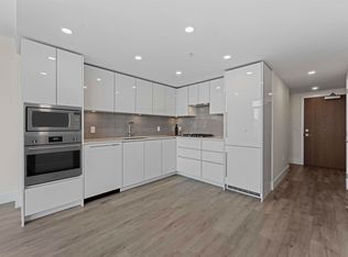 10428 Whalley Blvd #407, Surrey, BC