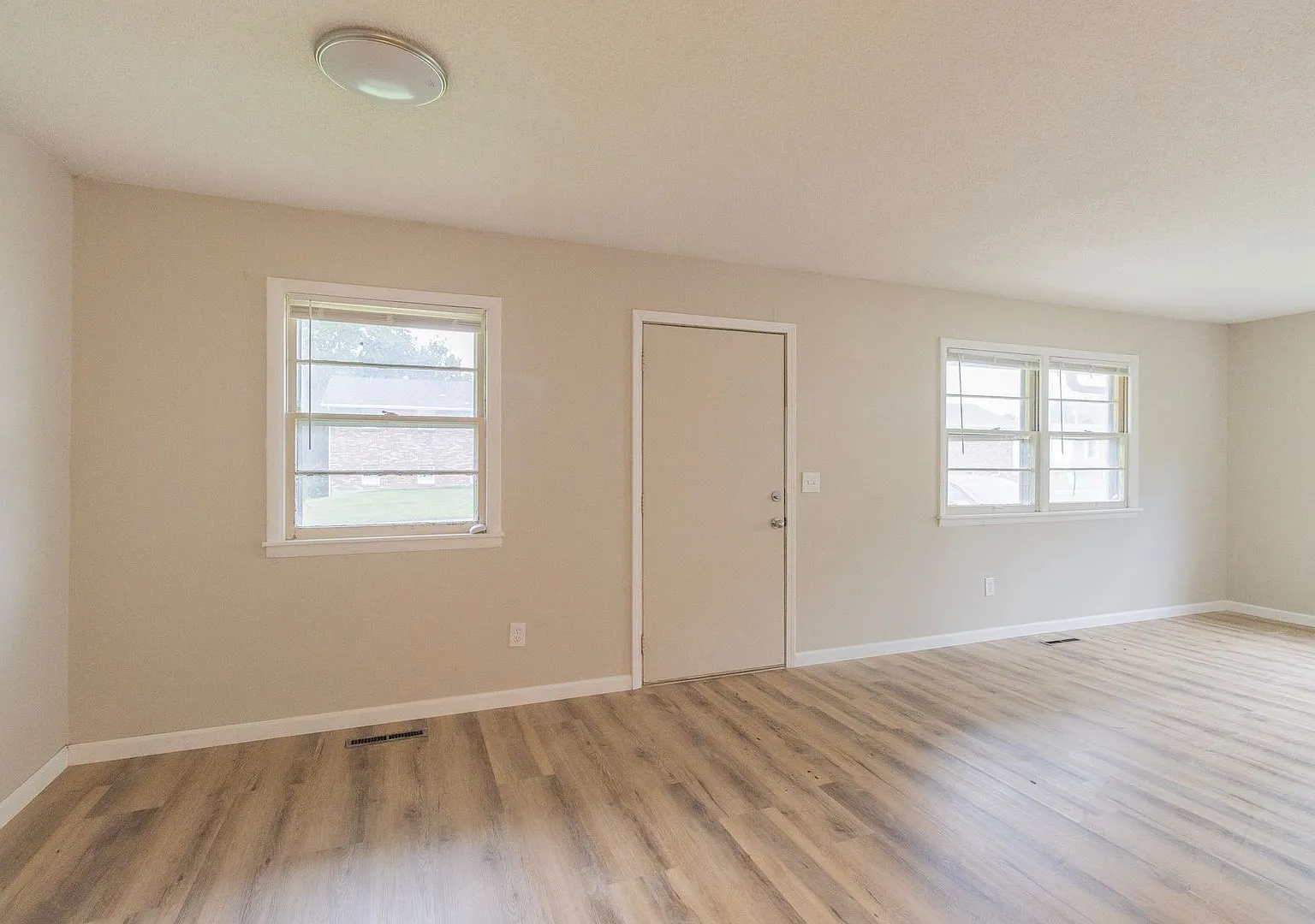 3711 Weymeyer Drive A+B — Photo 4