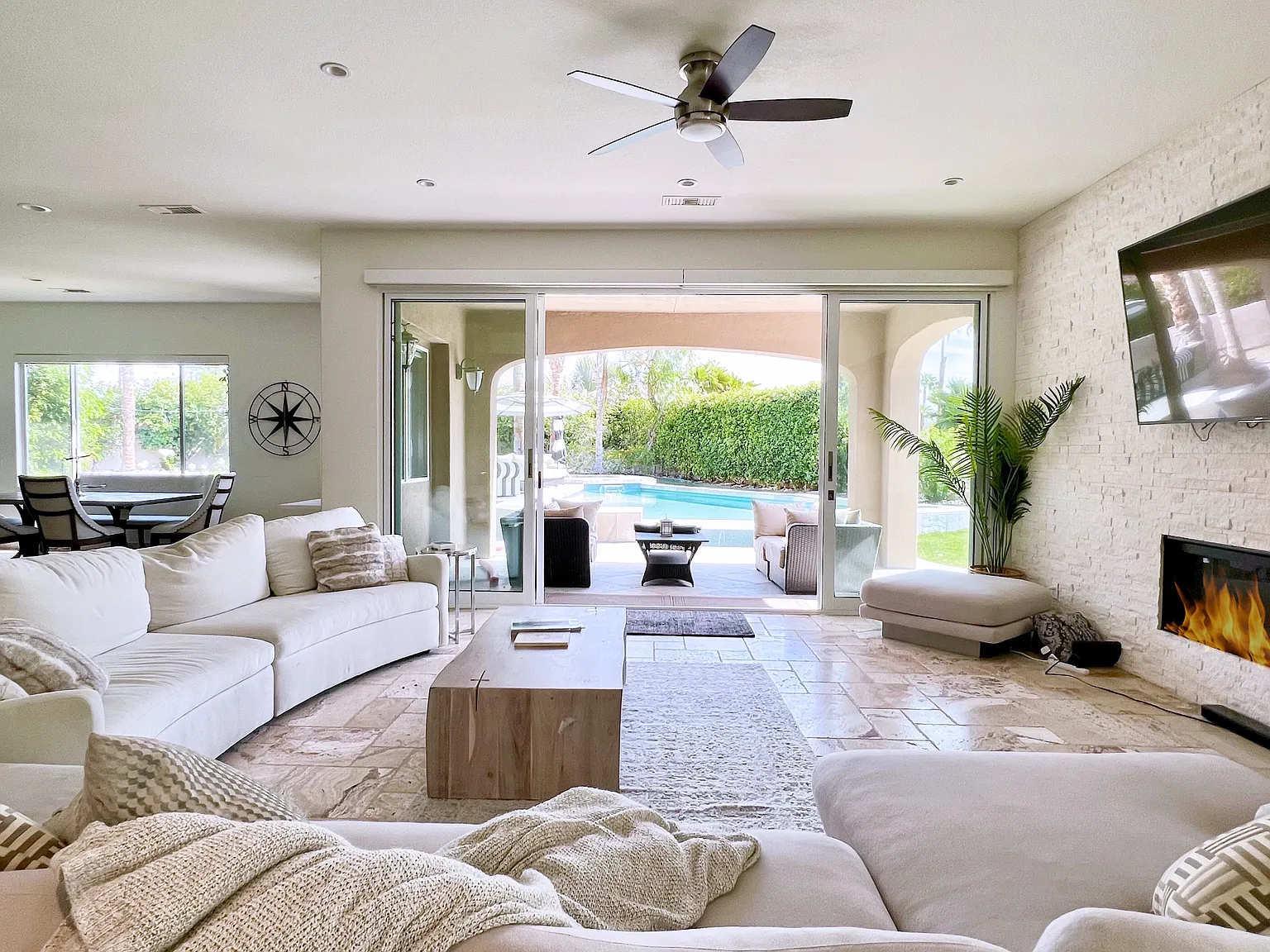 4 bed, 4.5 bath, 3488 sqft, $7,995 — Photo 2