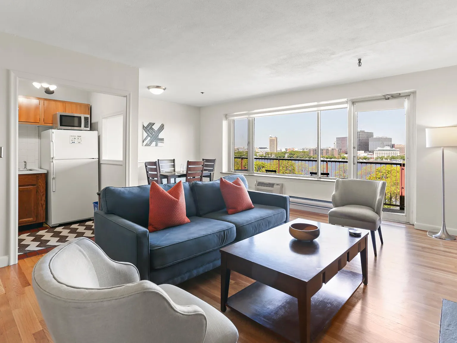 1 bed, 700 sqft, $3,650 — Photo 2