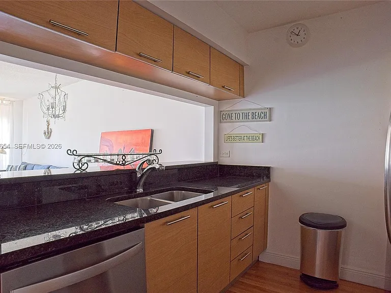 31 SE 5th Ave #1203 — Photo 7