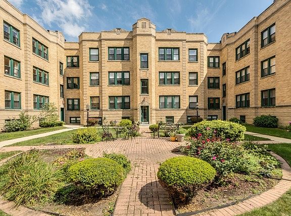 2nd image of 4037 N Mozart St #2