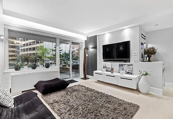 Rented by Compass | media 23