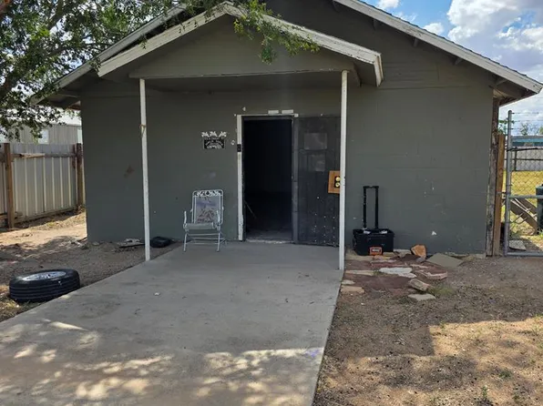 305/311 N Dwight Ave, Monahans, TX 79756