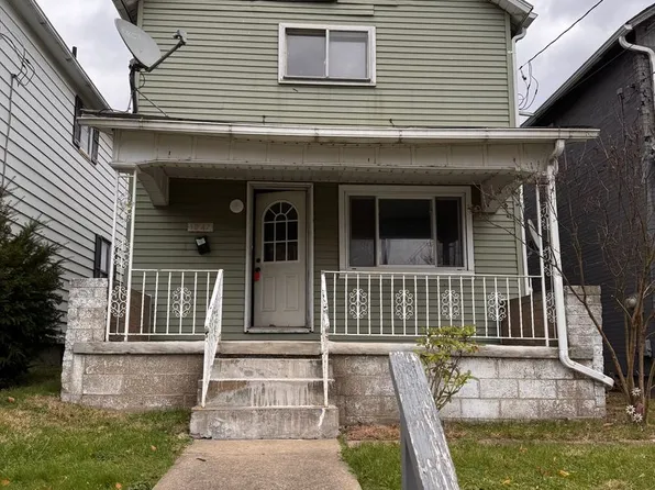 1047 Hamilton Ave, Farrell, PA 16121