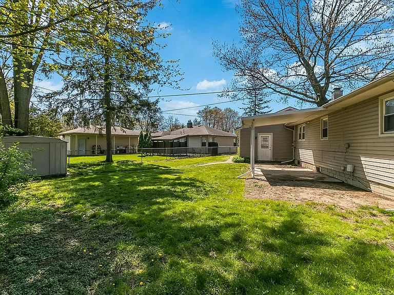 35099 Donnelly St — Photo 20