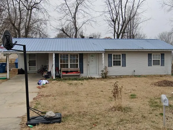 1005 E Almar St, Malden, MO 63863