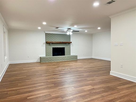2nd image of 604 Temple St
