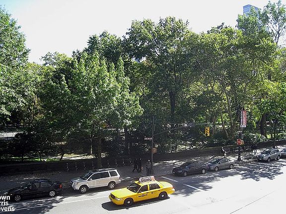 3rd image of 25 Central Park W APT 3N
