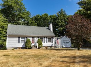 15 Woodland Dr, Hampden, MA 01036
