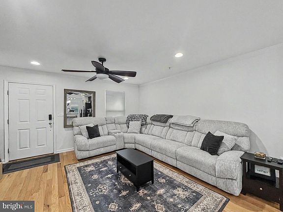 3rd image of 4629 Dillon Pl