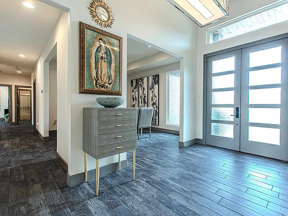 3rd image of 15 Cypress Lake Ct