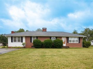 2235 Darwick Rd, Winston Salem, NC 27127