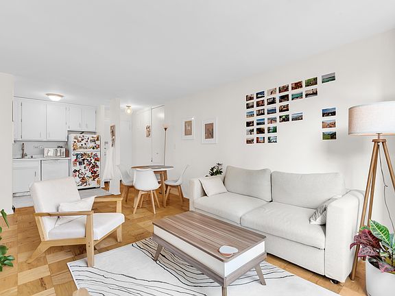 3rd image of 130 W 67th St APT 6L