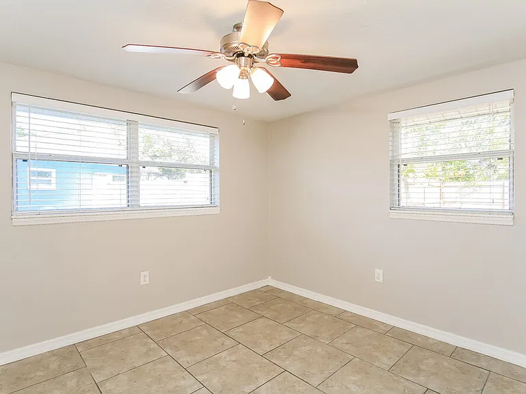 10426 Syringa Ct — Photo 14