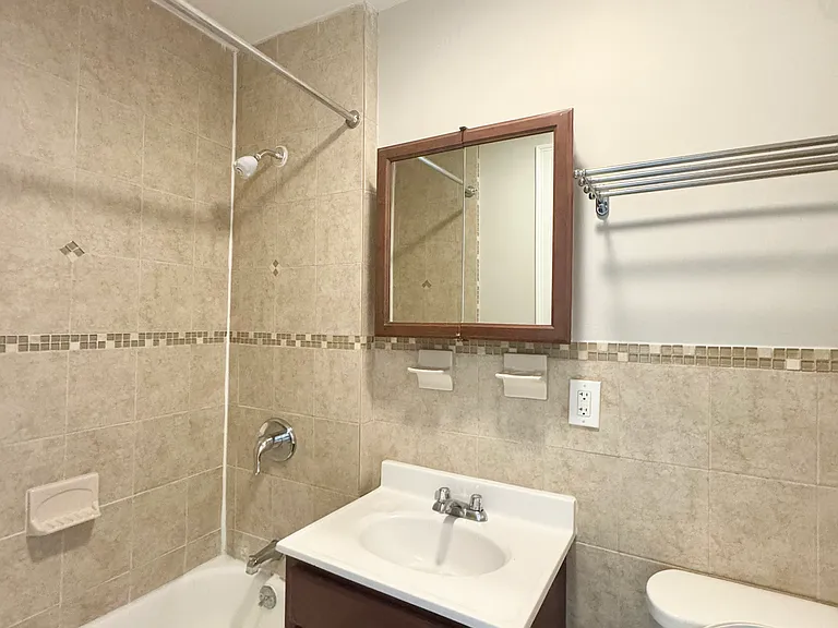 301 71st St #7C — Photo 7