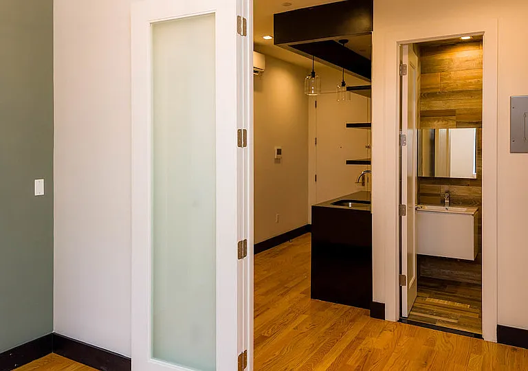 277 Irving Ave #2R — Photo 7