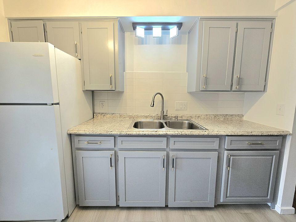 1st image of 1746 Cromwell Dr APT 3