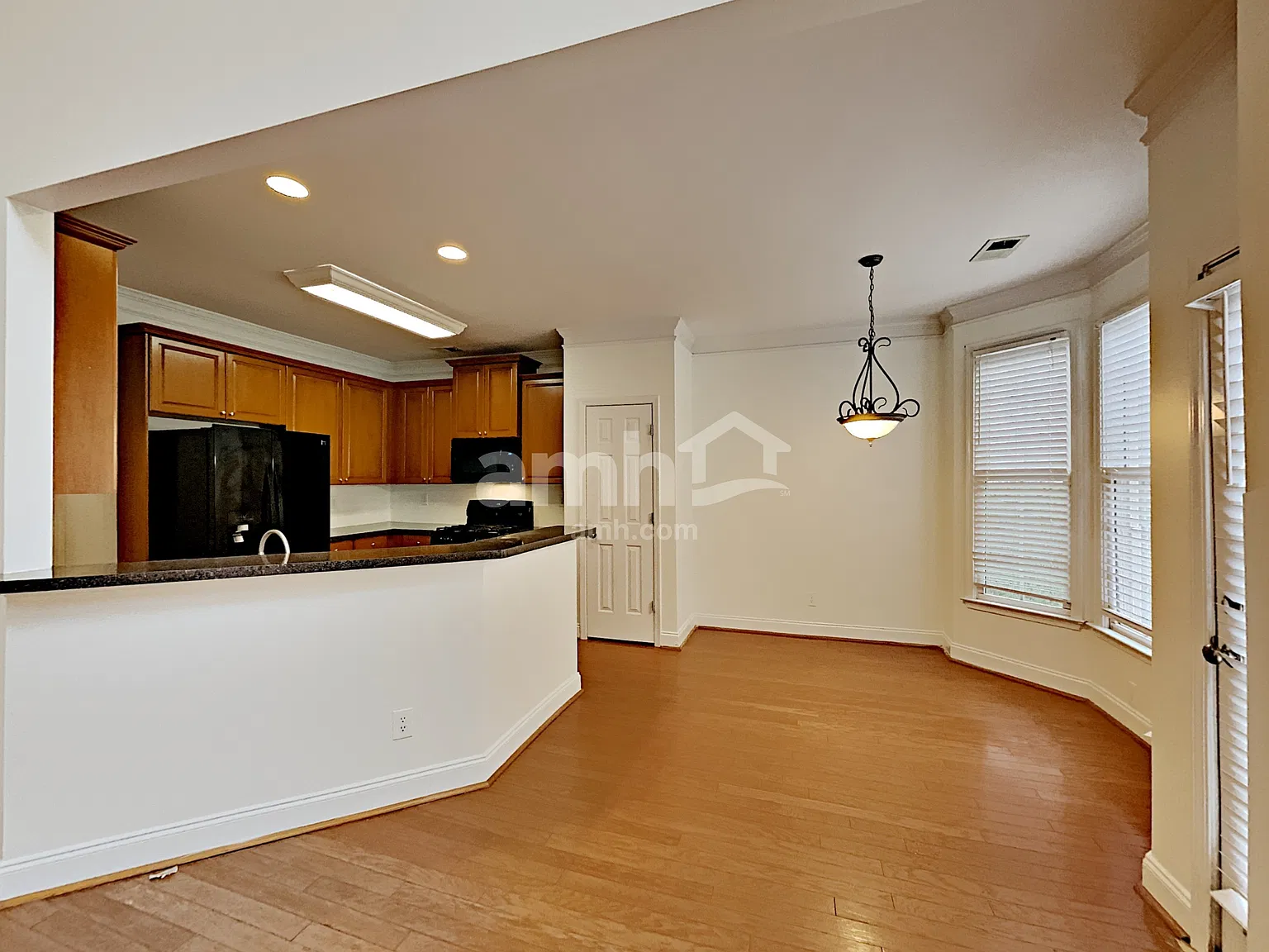 4 bed, 3.0 bath, 2826 sqft, $2,950 — Photo 3