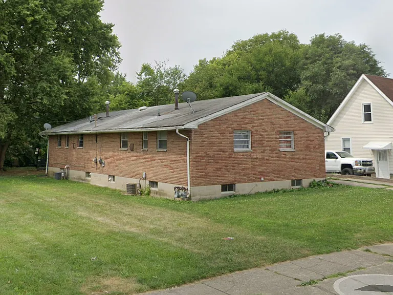 100-102 W Lindberg Dr — Photo 2
