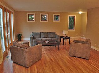 4118 Island Crest Way, Mercer Island, WA 98040